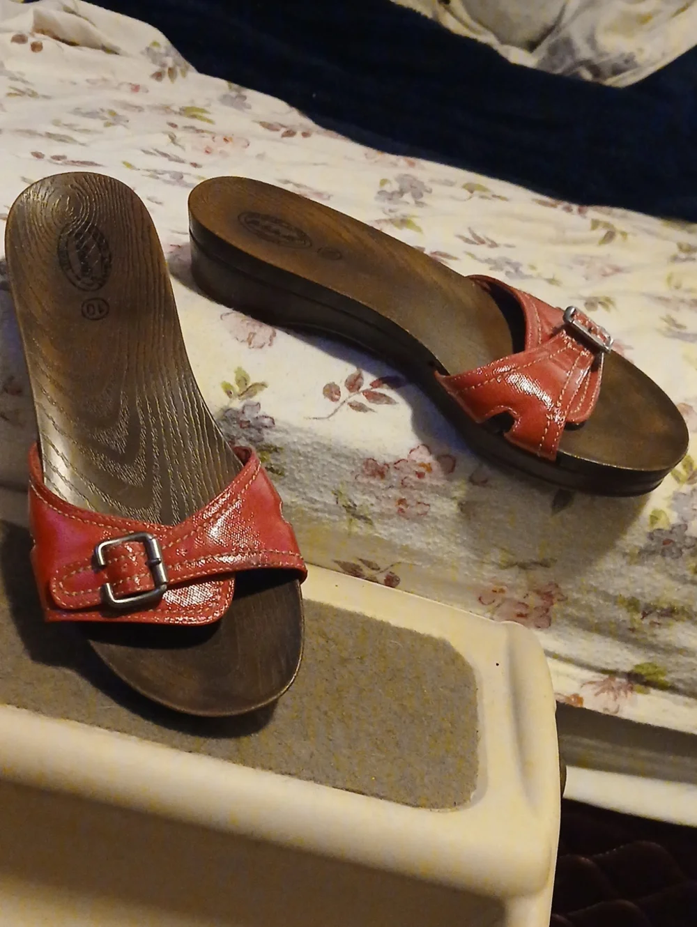 Dr. Scholl's Sandals Advanced Comfort Series Faux Wood Detail & Buckle Straps